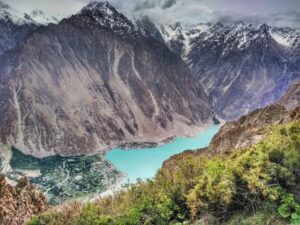 Attabad-lake-hunza