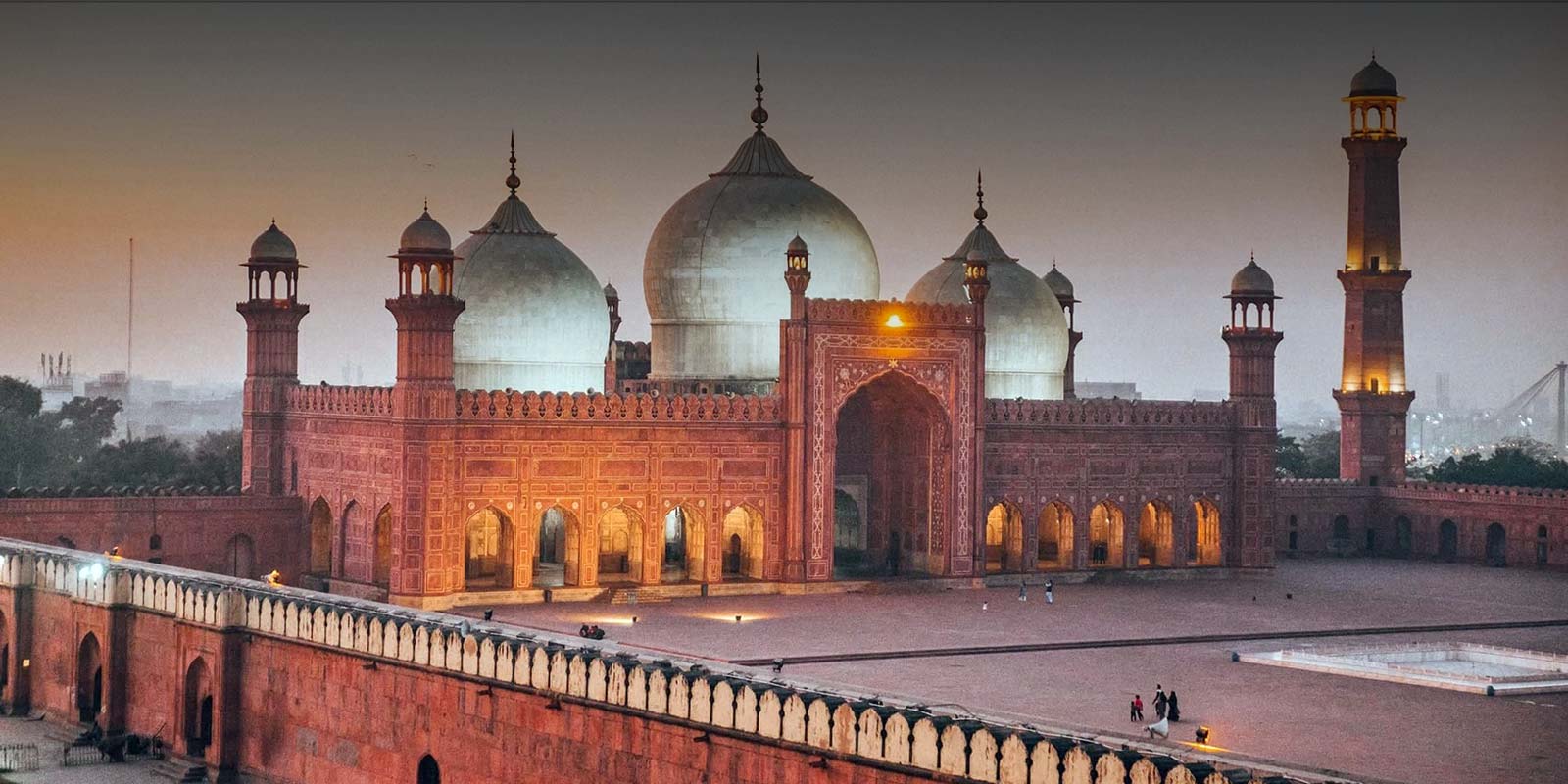 guided tours lahore