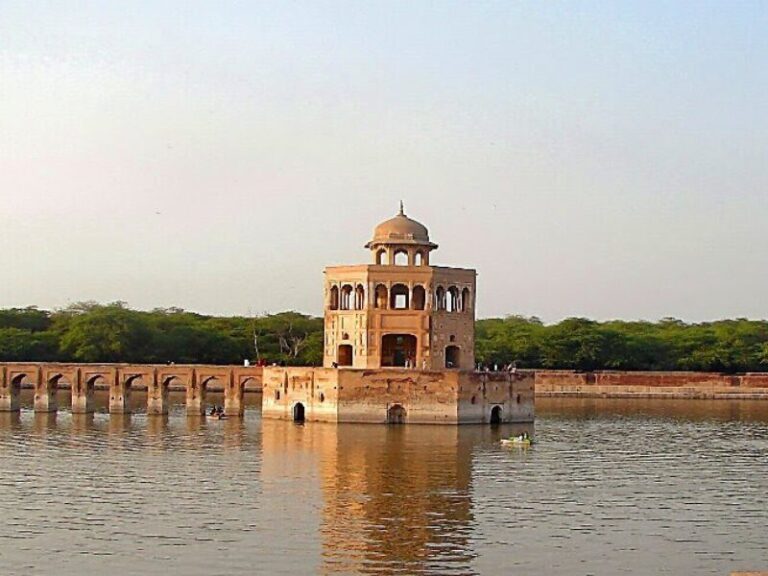 hiran minar