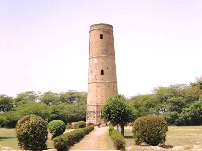 hiran minar